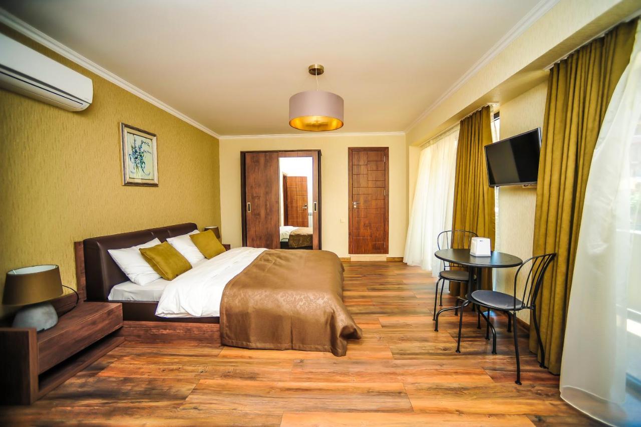 Hills Batumi Hotel Exterior photo