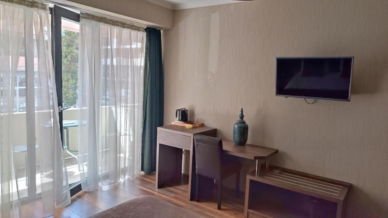 Hills Batumi Hotel Exterior photo